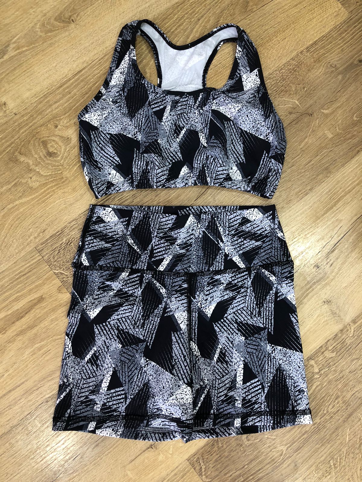 SHORT SET 2 PIEZAS PREMIUMTEX TRIANGULO NEGRO